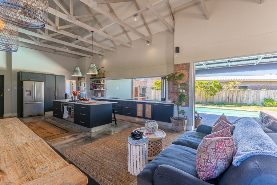 4 Bedroom Property for Sale in Cape St Francis Eastern Cape